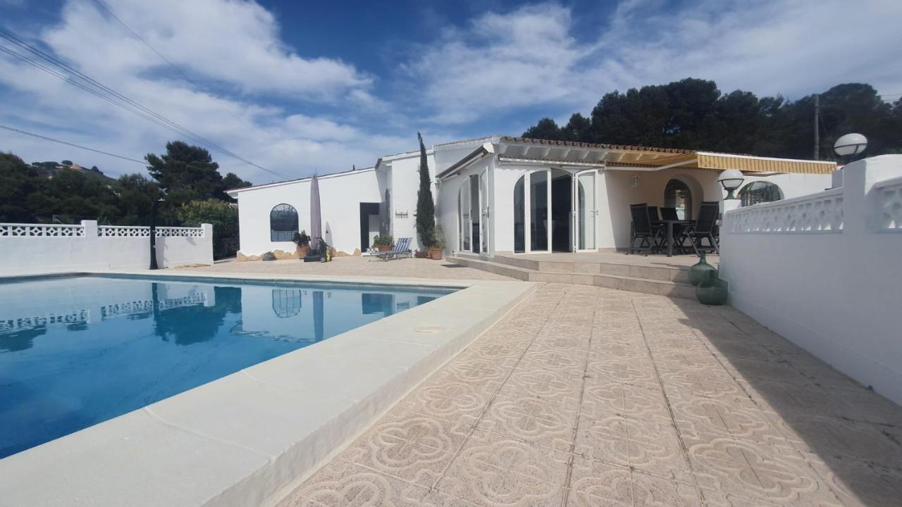 Cheerful 2-Bedroom Villa With Private Pool Calpe Bagian luar foto