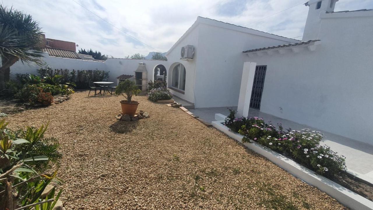Cheerful 2-Bedroom Villa With Private Pool Calpe Bagian luar foto