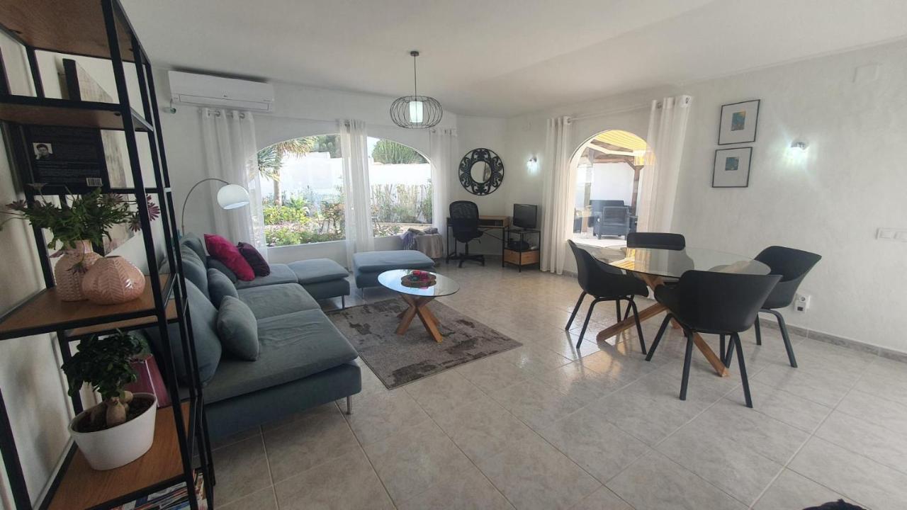 Cheerful 2-Bedroom Villa With Private Pool Calpe Bagian luar foto